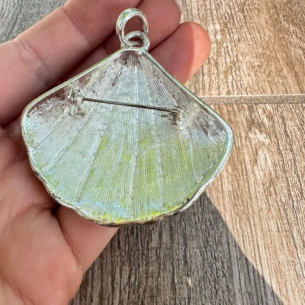 Vintage Seashell Brooch Pendant in Silver Tone and Enamel Shell Brooch